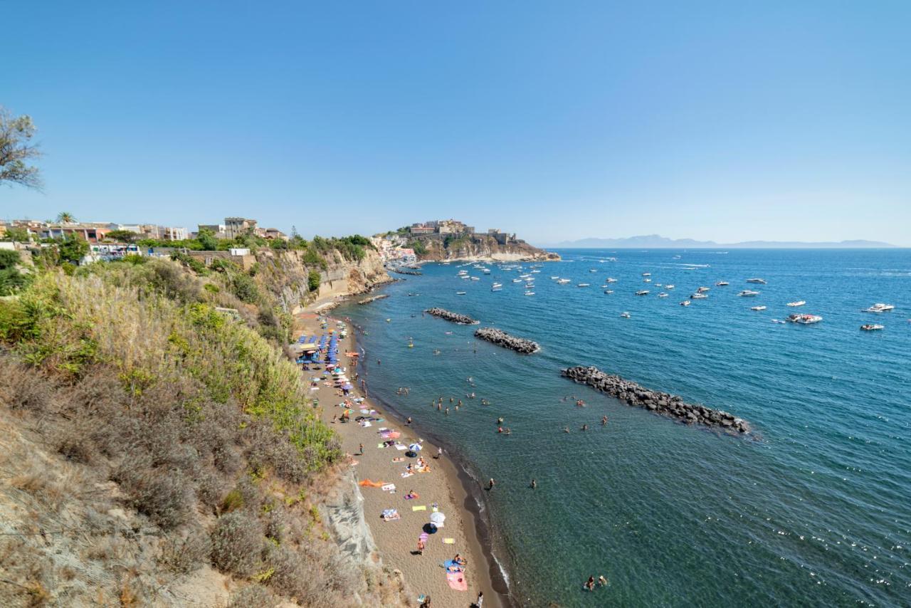 La Poetica In Villa Eldorado Procida Bagian luar foto